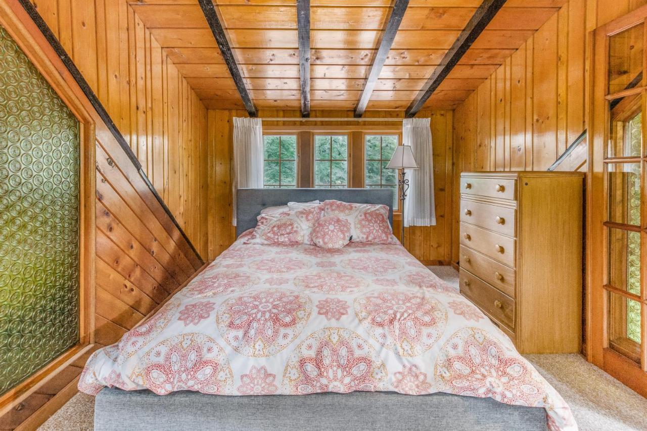 Hillside Cottage Michiana Екстериор снимка
